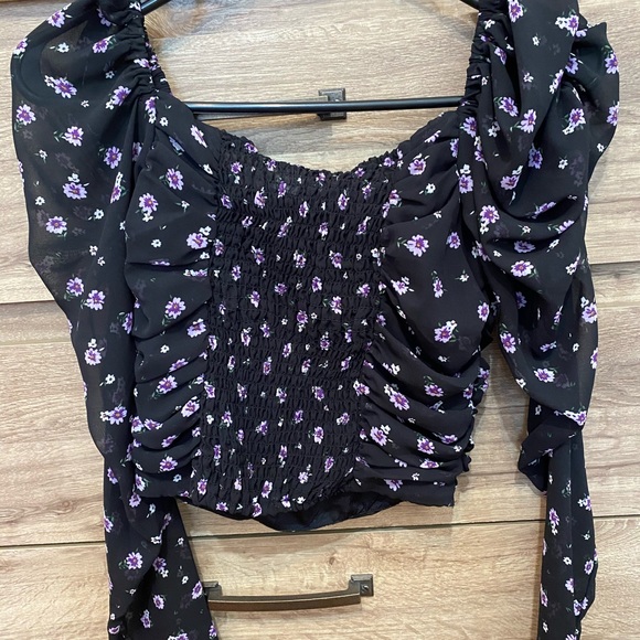 H&M shirt - Picture 2 of 2